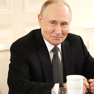Радиостанция MAXIMUM поздравляет Владимира Владимировича Путина с Днём Рождения