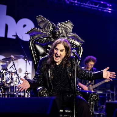 Рок-дайджест: Black Sabbath выпускают финальный концерт, Lita Ford с «Dracula»