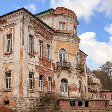 Началась реставрация главного дома усадьбы Михайловское