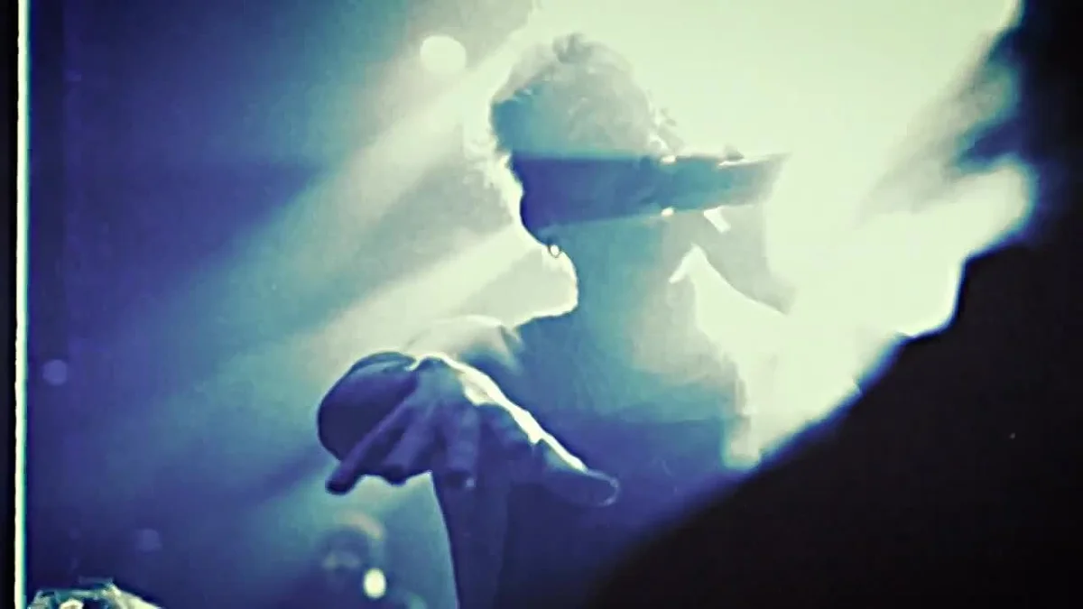 Grey Daze - MORE THAN I CAN OFFER